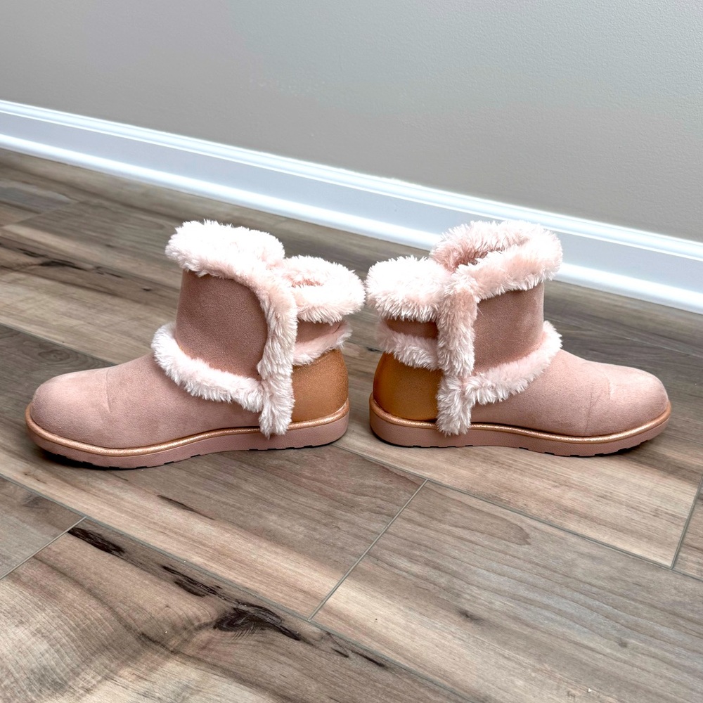 Furry Pacifica Booties Slippers Size 8